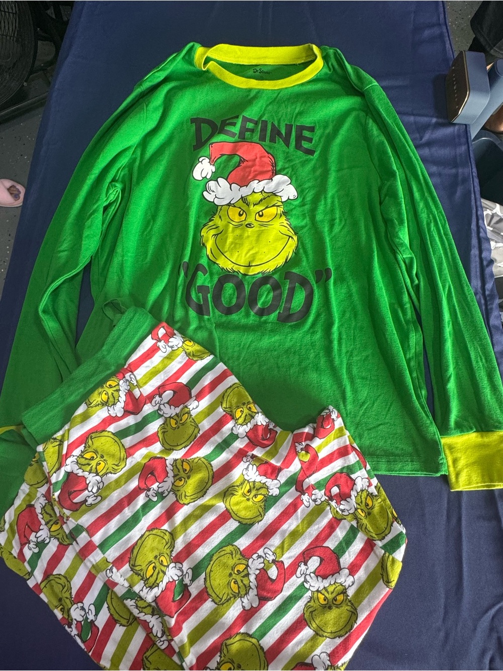 Disney Green Grinch Holiday mens Pajama Set
